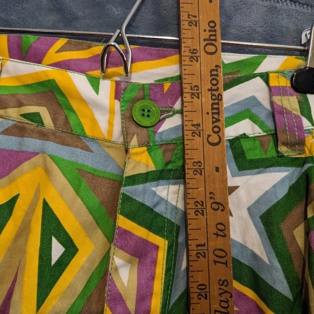 CLH Creating Limitless Heights Mens Star Print Cargo Shorts Green Purple 32 NWT